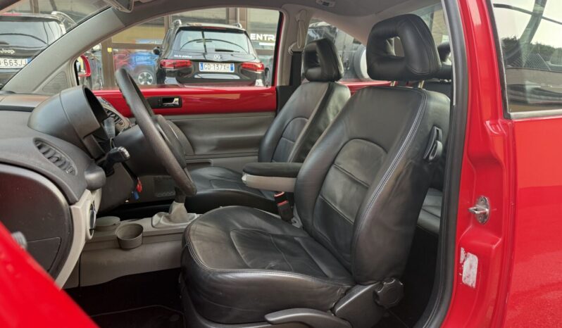 
								Volkswagen New Beetle 2.0i 116cv UNIPROPRIETARIO full									