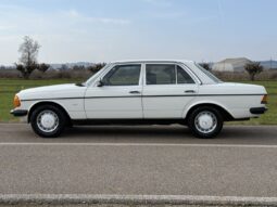 
										MERCEDES BENZ 200 W123 “STUPENDA ASI – TARGHE ORIGINALI” full									